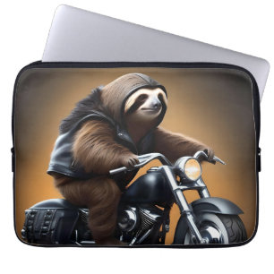 Rebel Sloth: Een met leer beklede luiaard die op e Laptop Sleeve