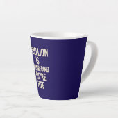 Rebellie herinnert je dat je vrij bent latte mok (Rechterhoek)