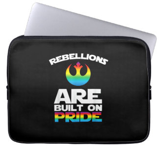 _Rebellions zijn gebouwd op Pride_ Gay Pride T-shi Laptop Sleeve