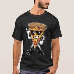 Rebelse pizzapunt met rockgebaar t-shirt