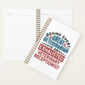 Réceptionniste vétérinaire épuisé (Devant avec enveloppe)