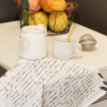 Recette Heirloom Tea Serviettes<br><div class="desc">Pour un cadeau unique, faites cuire un lot de gâteries directement à partir d'une des recettes précieuses de grand-mère, et un cadeau avec une serviette de thé héritée imprimée avec la même recette. Transformez les recettes manuscrites de votre mère, de votre grand-mère ou de vos tantes en serviettes de thé...</div>