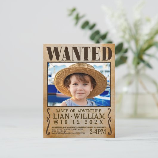 RECHERCHÉ ! Pirates fête d'anniversaire Carte d'in (Debout devant)