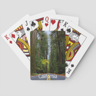 Rechte weg door nevelige Redwood-bossen Pokerkaarten