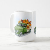 Récolte d'automne dans un camion vert Latte Mug (Devant gauche)