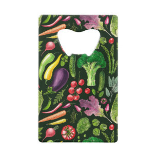 Récolte de légumes et d'herbes sur le noir