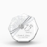 Récompense 75e anniversaire du Mariage Conception de Keepsaké<br><div class="desc">75e ou 60e anniversaire Mariage Conception de l'image. 📌 Si vous avez besoin d'une personnalisation plus poussée, cliquez sur le bouton "Cliquez pour Customiser plus loin" ou "Customiser ou modifier la conception" et utilisez notre outil de conception pour redimensionner, faire pivoter, modifier la couleur du texte, ajouter du texte et...</div>