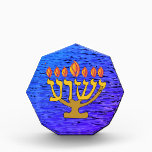 Récompense Yeshua Menorah<br><div class="desc">Ce Yeshua Menorah Acrylique Award sera très beau sur votre bibliothèque ou bureau.  Ça ferait un beau cadeau à un autre croyant.  Ça pourrait être un excellent début de conversation sur votre bureau au travail.</div>