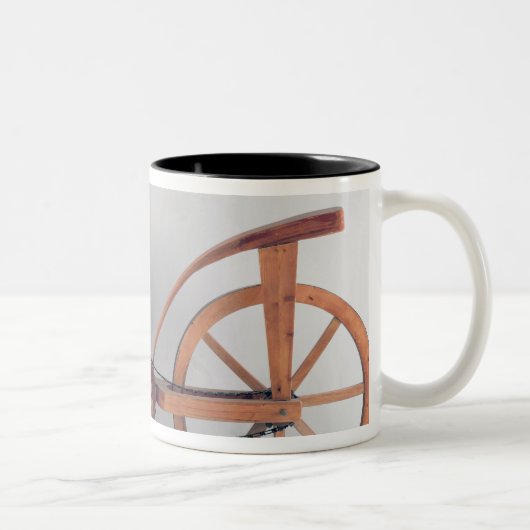 Reconstructie van het ontwerp van de da Vinci Tweekleurige Koffiemok (Rechts)