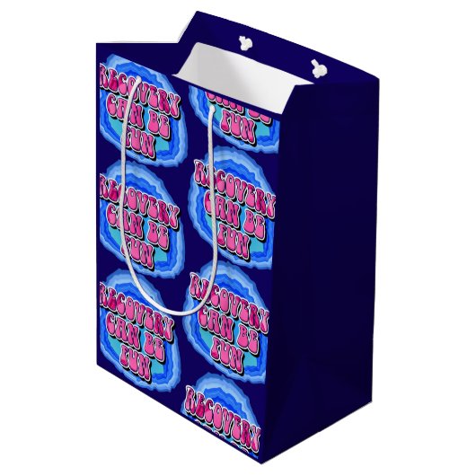 Recovery FUN Geode 12 Step AA Recovery Slogan Medium Cadeauzakje (Achterkant Gekanteld)