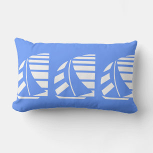 Rectangle Bateaux de course blancs sur un coussin jeté bleu 