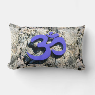 Rectangle coussin du symbole Om bleu