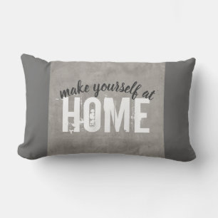 Rectangle coussin gris avec le décor de maison de citation
