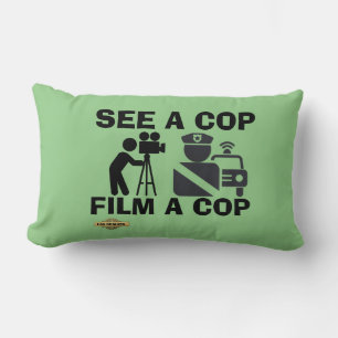 Rectangle coussin "VOIR UN FILM COP A COP"