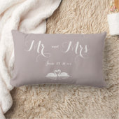 Rectangle M. et Mme Elegant Grey Mariage Swans Coussin (Couverture)