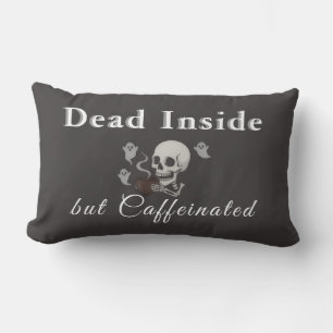 Rectangle Mort à l'Intérieur Mais Caféiné – Coussin d'Hallow