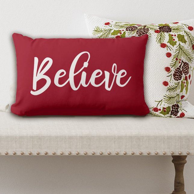 Rectangle Red Believe Script coussin de Noël (Believe Christmas pillow in an elegant script font. so pretty for your Christmas decor.)