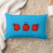 Rectangle Trois petits Ladybugs - Lumbar Coussin 13" x 21" (Couverture)
