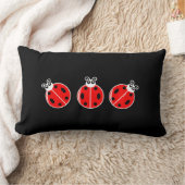 Rectangle Trois petits Ladybugs - Lumbar Coussin 13" x 21" (Couverture)