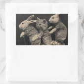 Rectangulaire Deux lapins et un chat sur un scooter Sticker (Sac)