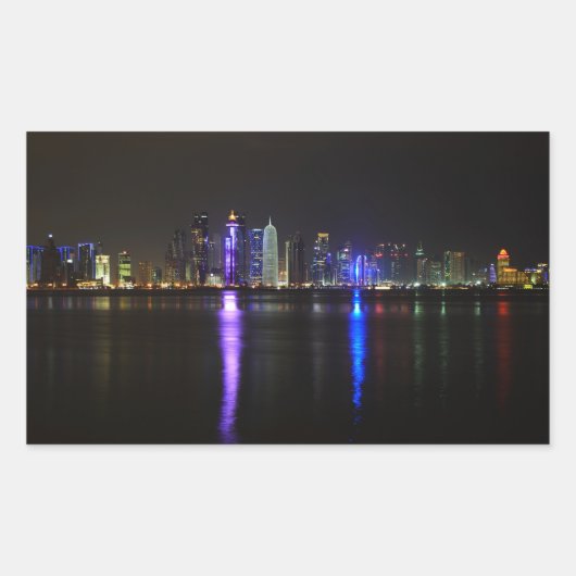 Rectangulaire Skyline de Doha, Qatar à la nuit rectangle sticker (Devant)
