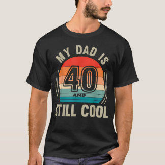 Recto Papa Is 40 En Nog Steeds Cool 40e Verjaardag T-shirt