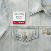 Red Attendee Name Badge met Event Logo Square Pin (In situ)