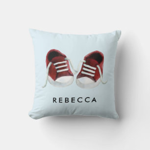 Red Baby Sneakers Pillow, met naam, voor Nursery Kussen