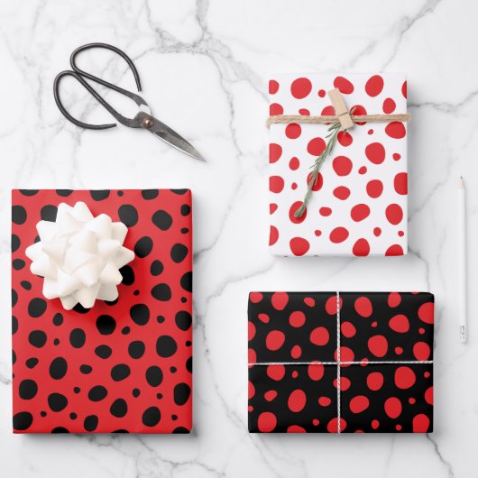 Red Black White Polka Dots Pattern Inpakpapier Vel (Voorkant)