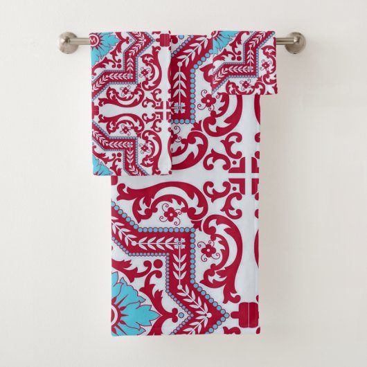 Red Blue Ceramic Style Azulejo Monogram Bad Handdoek (Insitu)