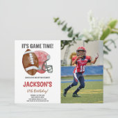 Red Brown Football Anniversaire Invitation avec ph (Debout devant)
