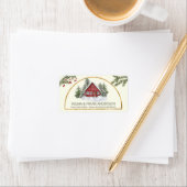 Red Cabin Snow met Evergreens Etiket (Insitu)