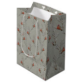 Red Cardinal Perched on a Tree Branch Gift Bag Medium Cadeauzakje (Voorkant Gekanteld)