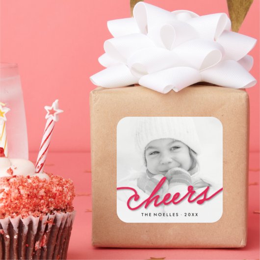 Red Cheers Calligraphy Script Modern Photo Holiday Vierkante Sticker (Feest)