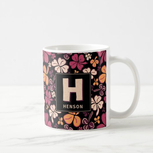 Red Clover Shamrock Monogrammed St. Patrick's Day Koffiemok (Rechts)