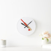 Red Cricket Bat and Ball Wall Clock Ronde Klok (Huis)