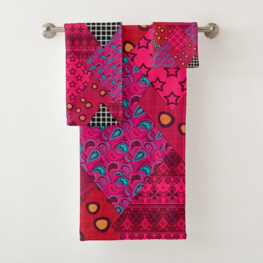 Red Crimson Colorful Patchwork Bad Handdoek (Insitu)