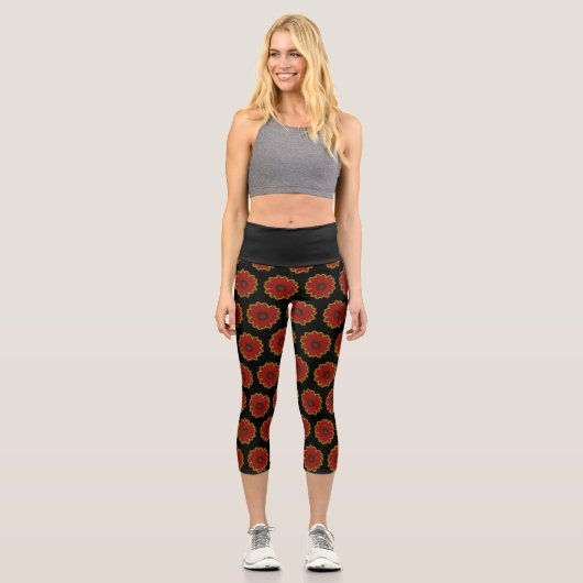Red Daisy sur Arrière - plan noir Capri Leggings (Recto)