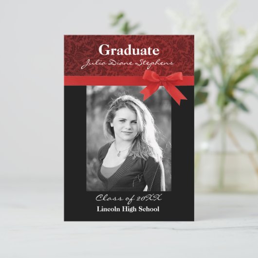 Red Damask & Red Bow - 3x5 Faire-part de graduatio (Debout devant)