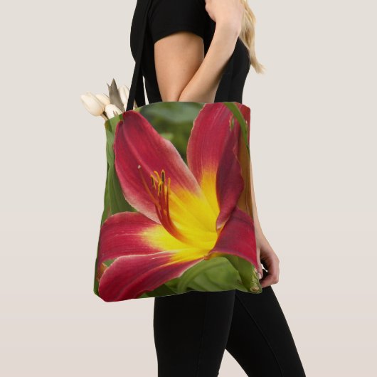 Red Daylily Bloom Floral Tote Bag (Dichtbij)