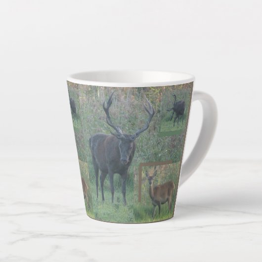 Red Deer Collage Latte Mug (Angle droit)
