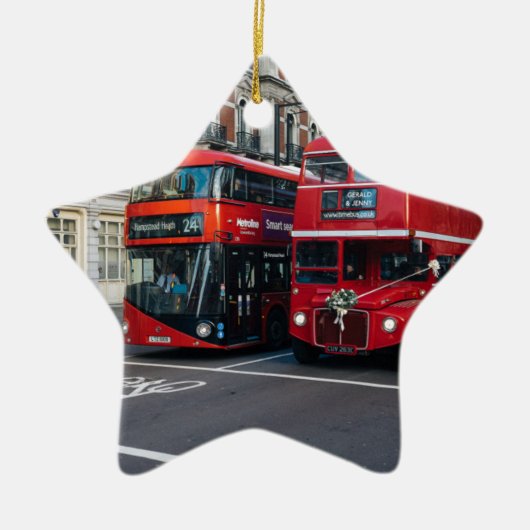 Red Double Decker Buses Keramisch Ornament (Voorkant)