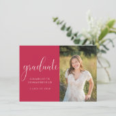 Red Elegant Script Graduation Photo Invitation (Debout devant)
