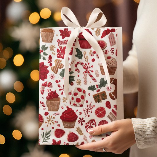 Red Festive Christmas Pattern | Gift Bag Medium Cadeauzakje