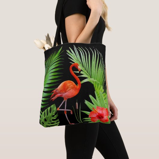 Red Flamingo, Hibiscus en Palm Leaves op Black Draagtas (Dichtbij)