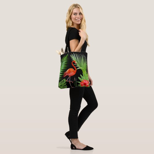 Red Flamingo, Hibiscus en Palm Leaves op Black Draagtas (Op model)