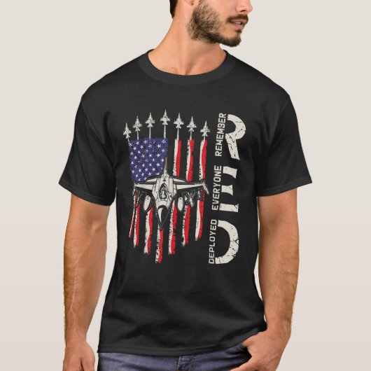 RED Friday Remember Everyone Deployed Fighter Jet  T-shirt (Voorkant)