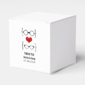 Red Geeky Glasses Wedding Favor Boxes Bedankdoosjes (Voorkant Zijde)