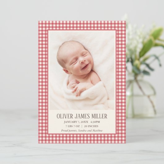 Red Gingham Baby Geboortekaart Fotokaart Aankondiging (Staand voorkant)