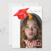Red Graduation Hat Accent Dual‑Photo QR Code Kaart (Voorkant)